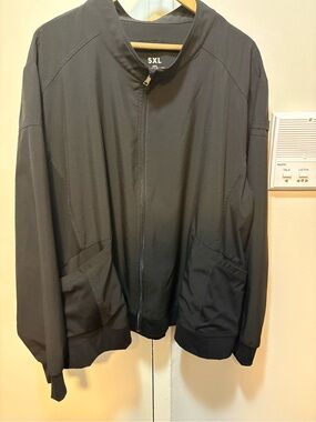 Cozyfit Plus Size Zip front scrub jacket 5X.  Cuffed wrists.  Large pockets